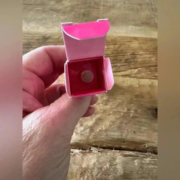 NEW IN BOX Jeffree Star Velour Lip Liner ~ Celebrity Skin~ Nude - Picture 7 of 8